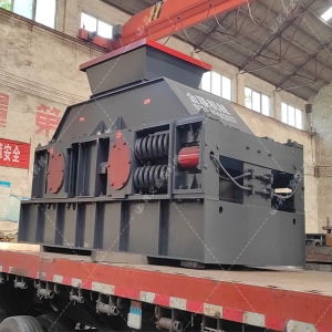 大型对辊麻豆AV无码设备 1200x800型麻豆AV无码发往吉林