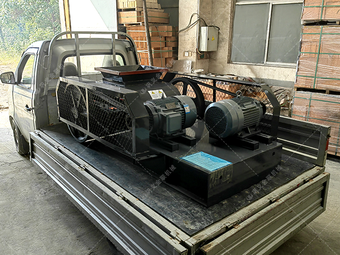 2PGC450x500双齿辊麻豆AV无码发往吉林四平