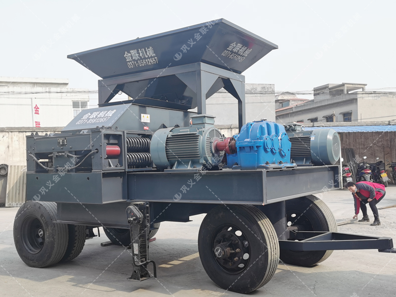 大型移动式对辊麻豆AV无码设备发往浙江