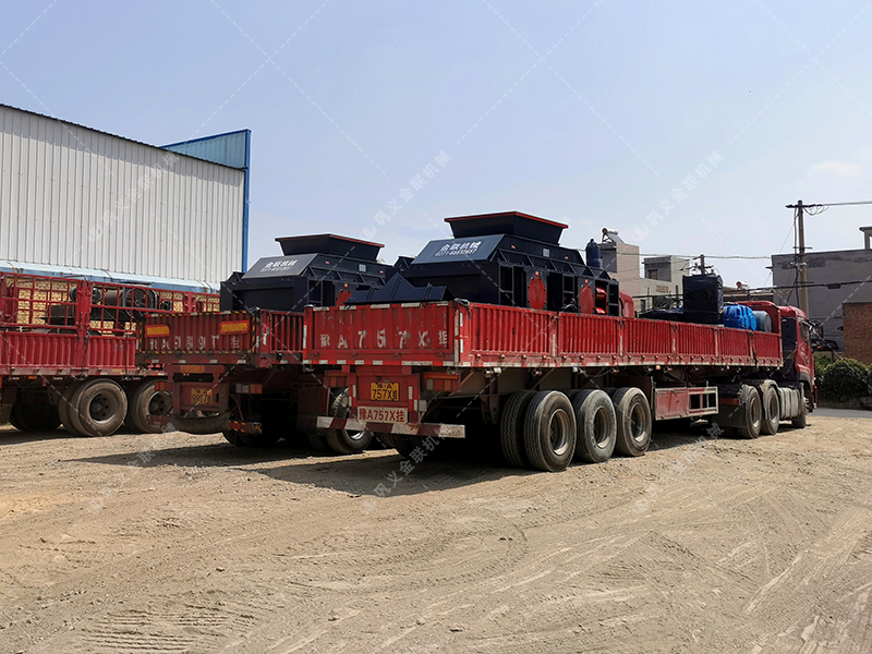 两台2PG1510液压对辊麻豆AV无码发往湖北襄阳