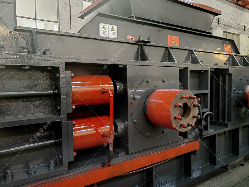 2PG1500x800直连式液压对辊麻豆AV无码发往新疆