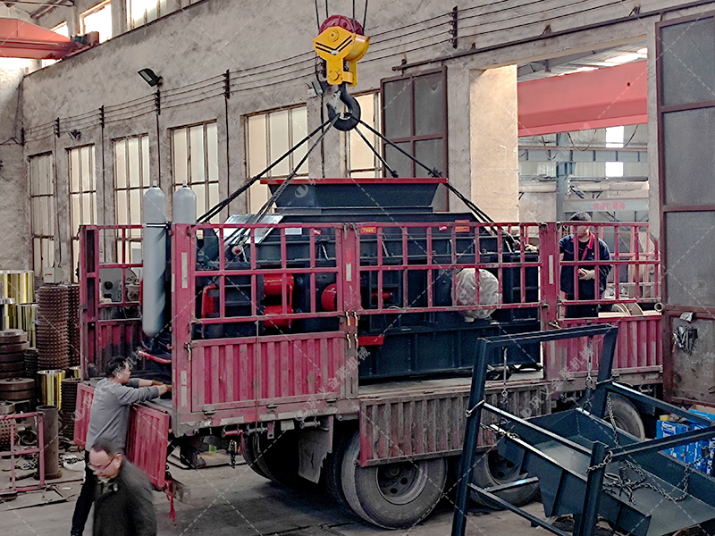 2PG1500x1000大型液压对辊麻豆AV无码发货 往云南昆明