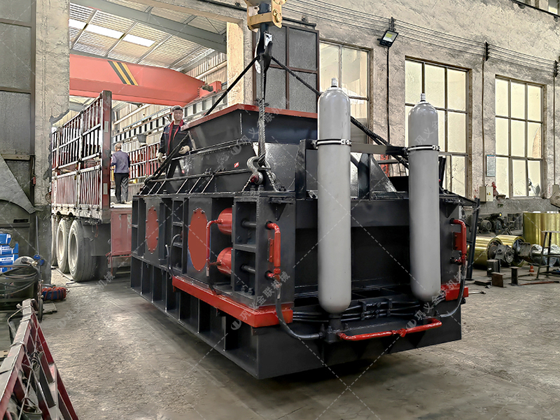 2PG1500x1000大型液压对辊麻豆AV无码发货 往云南昆明