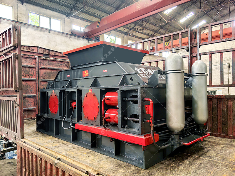 石头碎成砂子能不能用？液压对辊制砂机制砂效果怎么样？