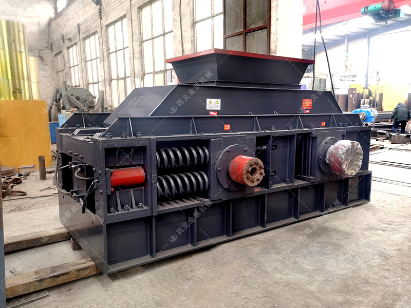 处理矿山废石料用1510型对辊制砂机产能如何？