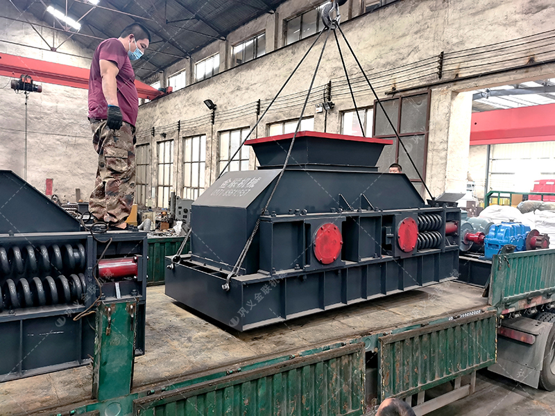 处理矿山废石料用1510型对辊制砂机产能如何？