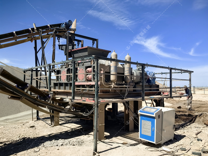 在挑选白云石对辊麻豆AV无码生产厂家时，该考虑哪些因素呢？