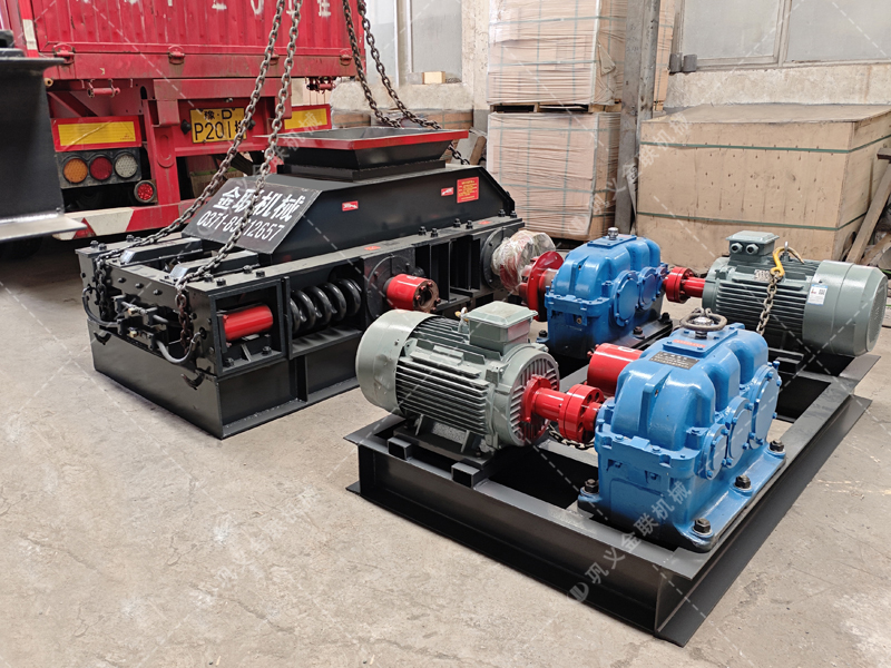 面对大块高硬度的原煤与煤矸石，双齿辊麻豆AV无码凭什么能“啃”得动？