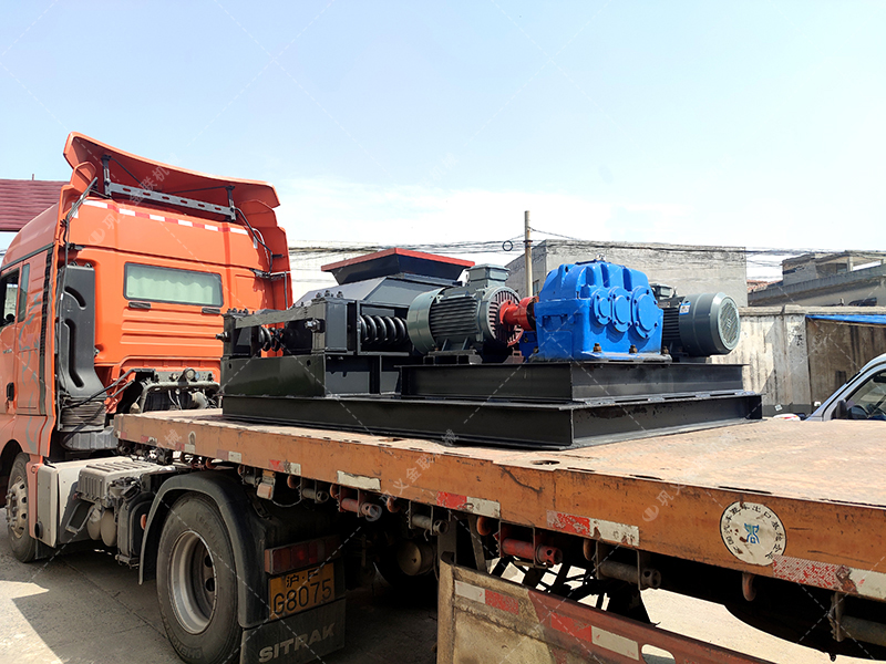 面对大块高硬度的原煤与煤矸石，双齿辊麻豆AV无码凭什么能“啃”得动？